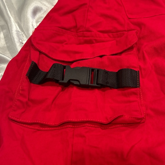 ♡red cargo pants ♡ - Picture 3 of 3